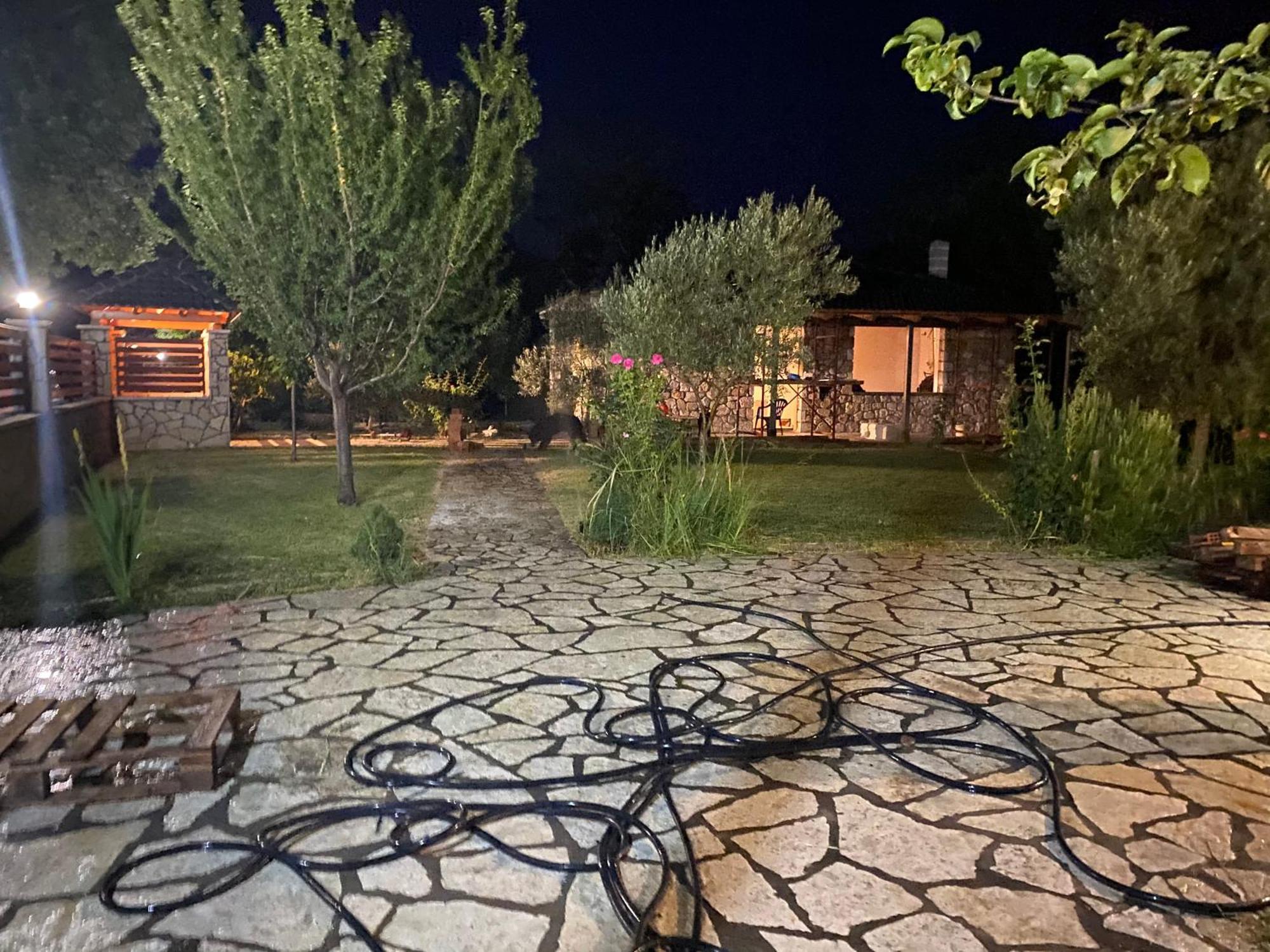 Το Πετρινο Σπιτι Του Καστρη! Με Θεα Τα Μετεωρα Villa Kalampáka Ngoại thất bức ảnh