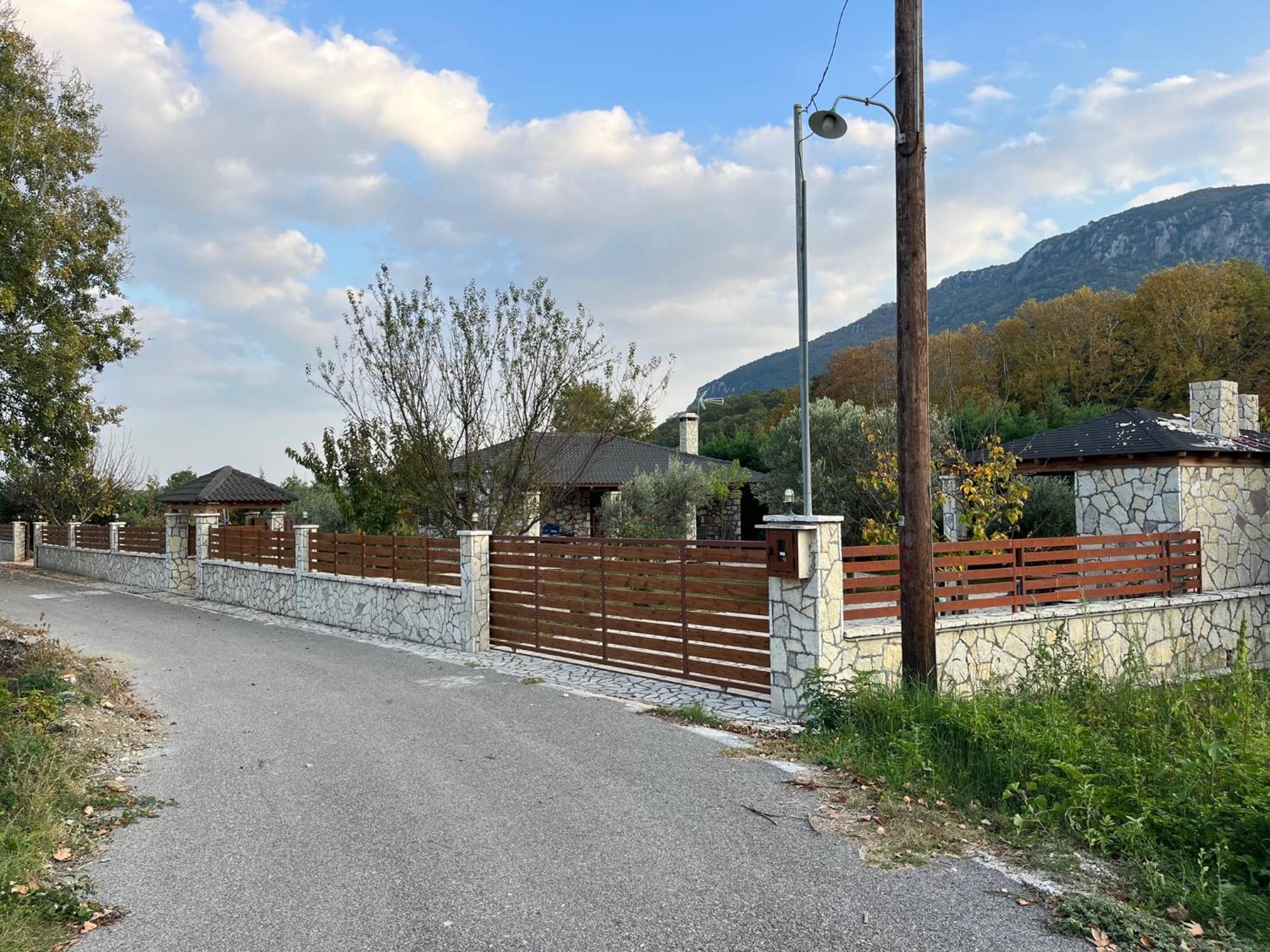 Το Πετρινο Σπιτι Του Καστρη! Με Θεα Τα Μετεωρα Villa Kalampáka Ngoại thất bức ảnh