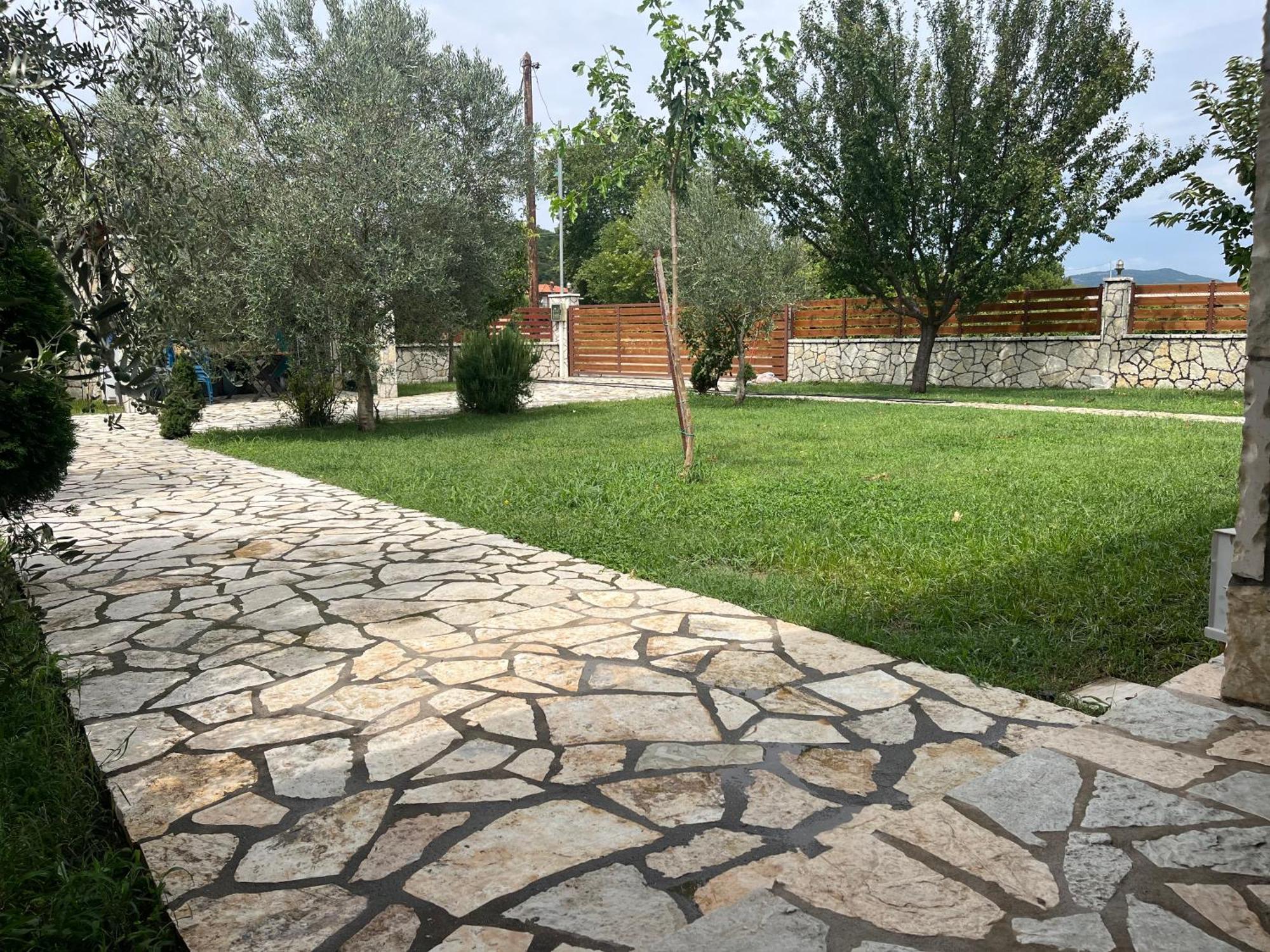 Το Πετρινο Σπιτι Του Καστρη! Με Θεα Τα Μετεωρα Villa Kalampáka Ngoại thất bức ảnh